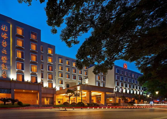 Sheraton Guilin Hotel & Elephant Trunk Hill & Li River Scenic Area