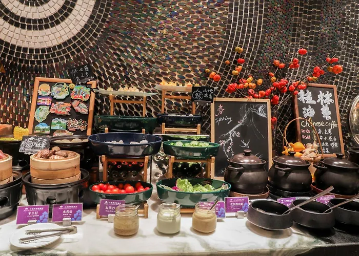 Guilin 5-Star Purejoy Hotel - Elephant Hill -Two Rivers & Four Lakes Branch - English Speaking Service - Free Airport Pick-Up For 2 Nights Only - Rooftop Bar & Spa